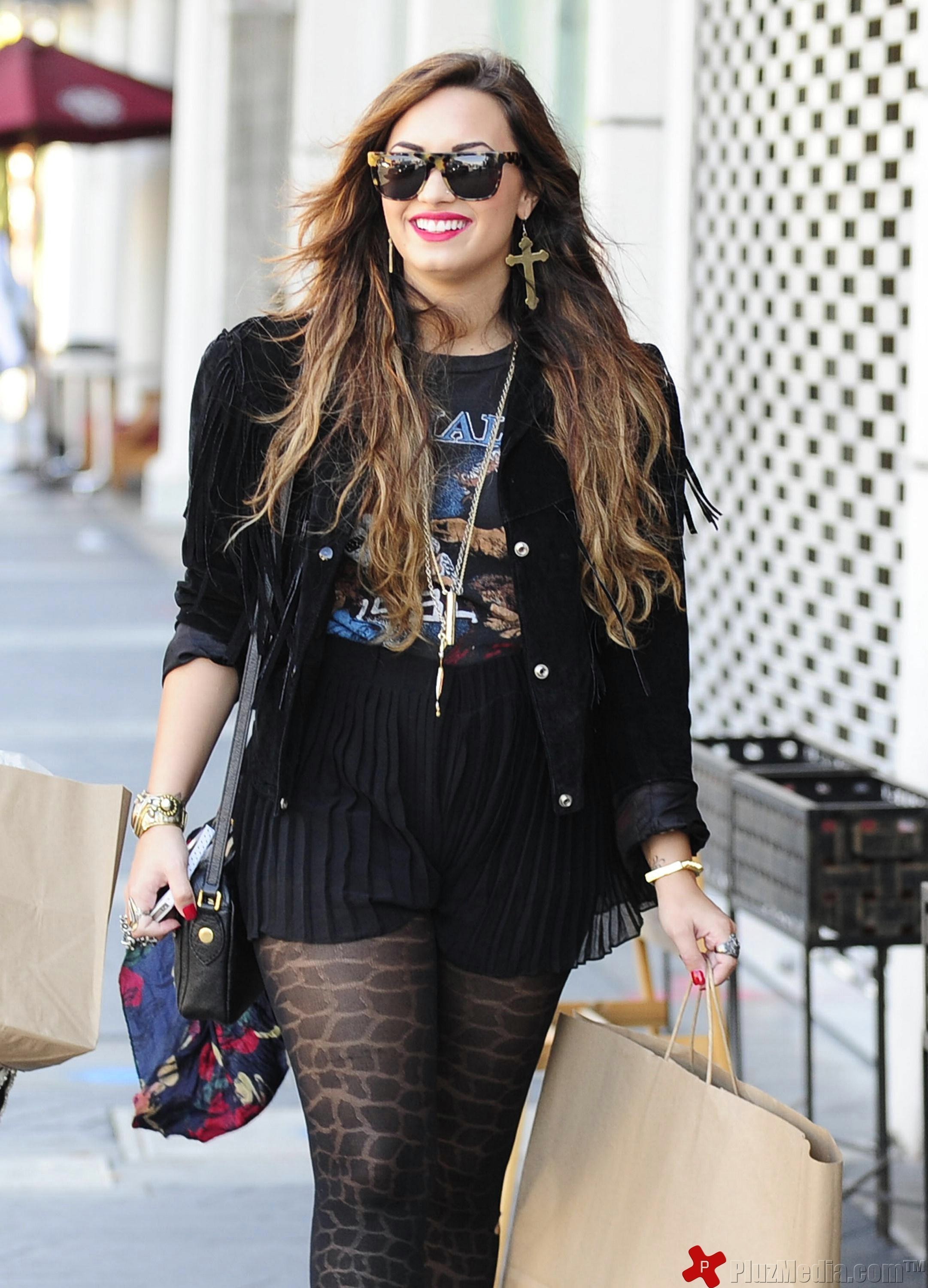 Demi Lovato shopping at Slow Boutique on Melrose Avenue | Picture 96809